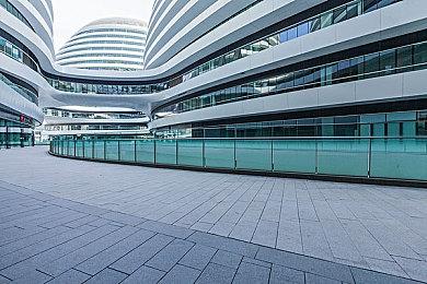 《地平线：西之绝境》全新预告 展示机械兽